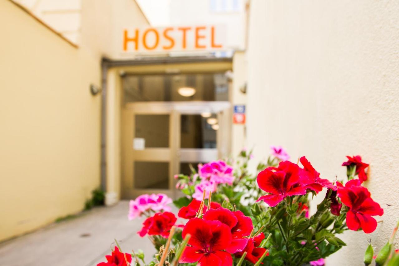 פראג Hostel Mandarinka מראה חיצוני תמונה