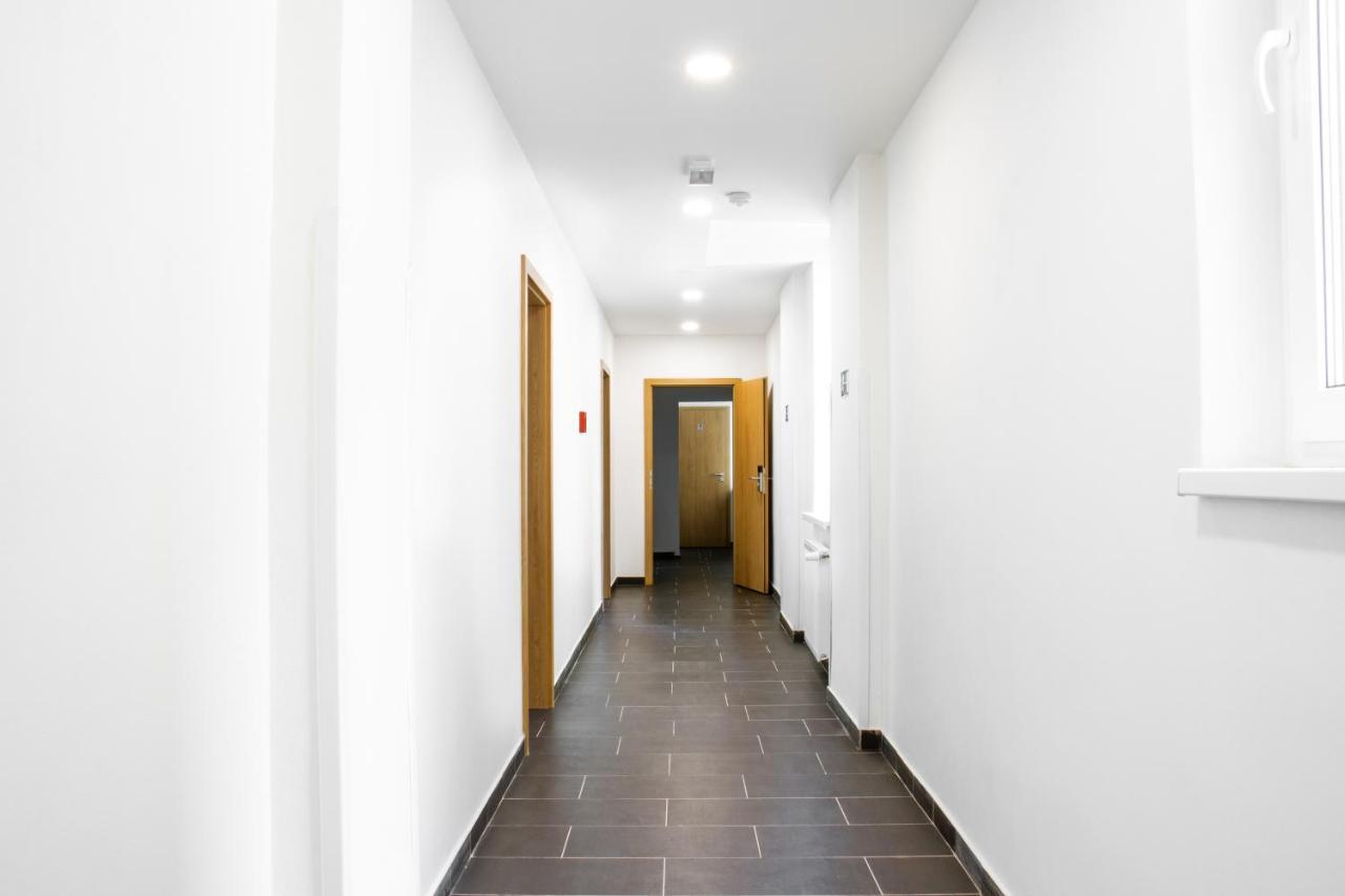 פראג Hostel Mandarinka מראה חיצוני תמונה