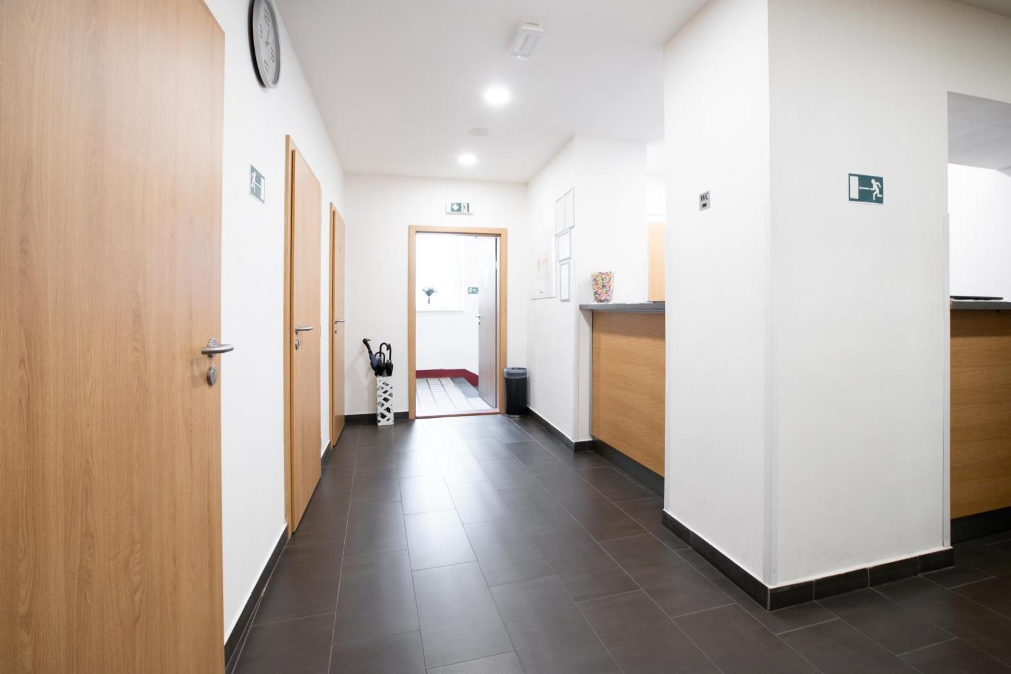 פראג Hostel Mandarinka מראה חיצוני תמונה