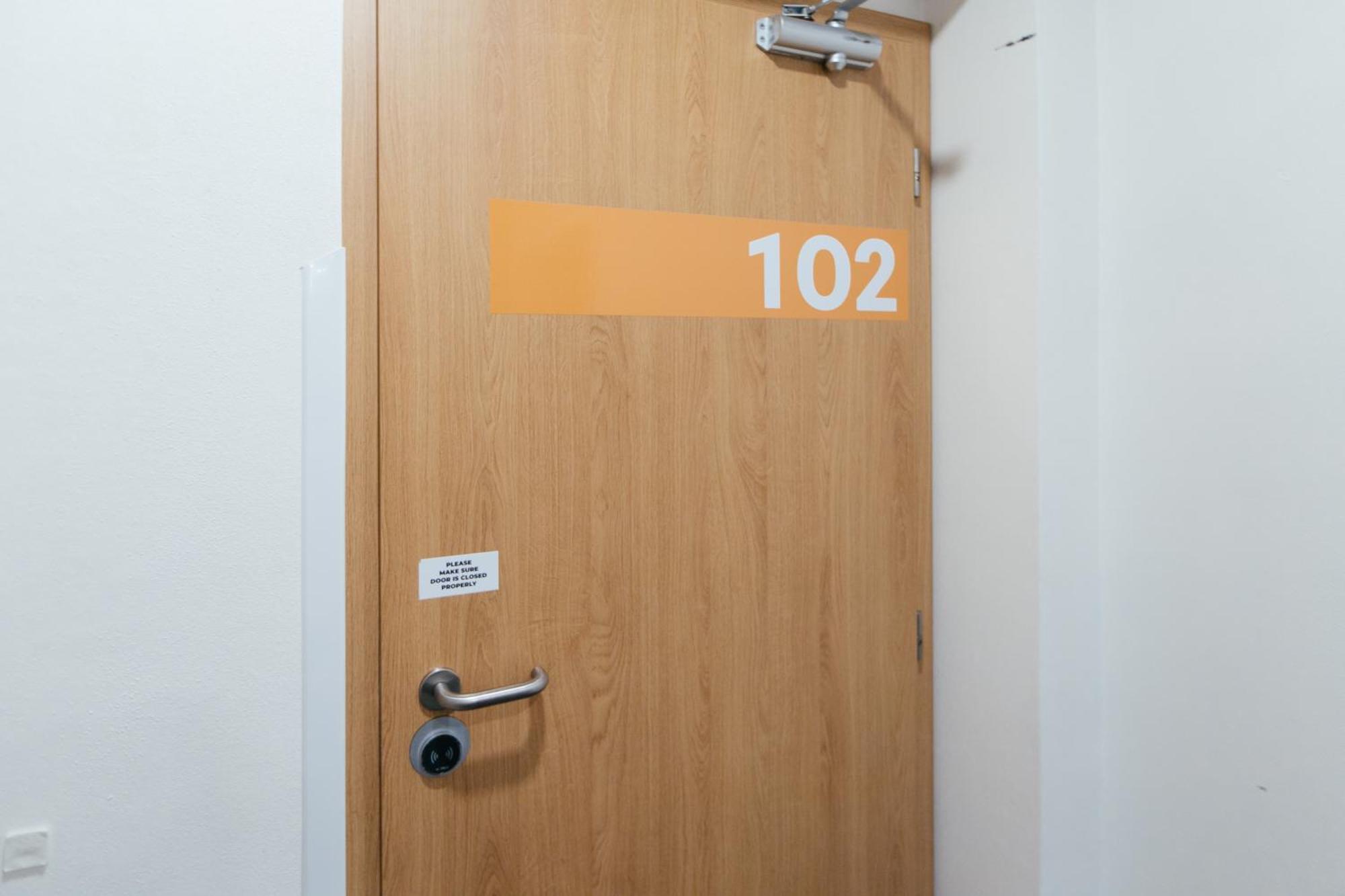 פראג Hostel Mandarinka מראה חיצוני תמונה
